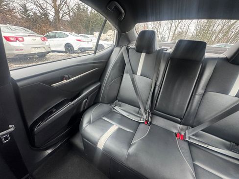 Used 2025 Toyota Camry SE image 35