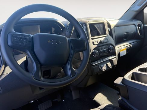 New 2026 Chevrolet Silverado 1500 Custom Trail Boss w/ LPO, Dark Essentials Package AWD/4WD image 9
