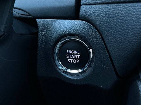 Used 2025 Toyota RAV4 XLE image 28