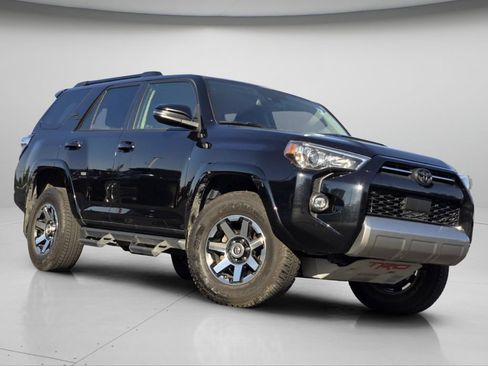 Certified 2024 Toyota 4Runner TRD Off-Road Premium AWD/4WD image 2