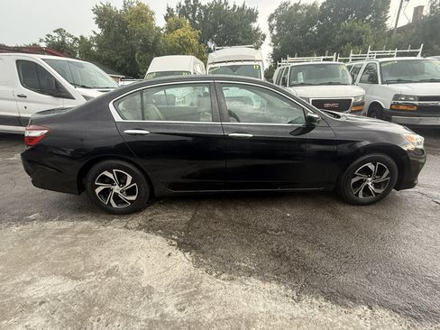 Used 2017 Honda Accord LX image 4