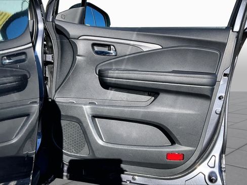 Certified 2025 Honda Ridgeline RTL image 22