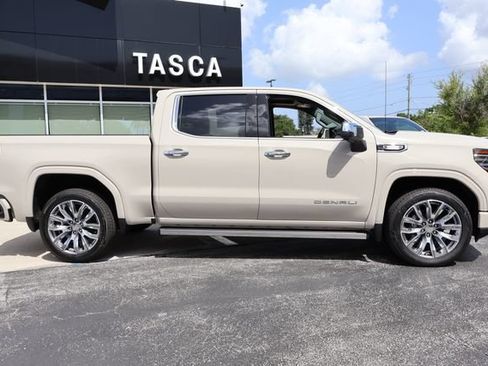 New 2026 GMC Sierra 1500 Denali w/ Denali Reserve Package AWD/4WD image 9