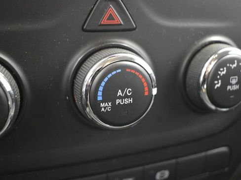 Used 2014 RAM 2500 SLT w/ Popular Equipment Group image 41