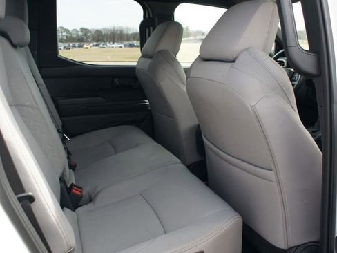 Certified 2025 Toyota Tacoma SR5 image 21