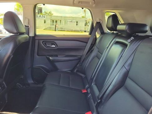 Certified 2023 Nissan Rogue SV w/ SV Premium B Package AWD/4WD image 16