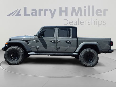 Used 2021 Jeep Gladiator Overland w/ Popular Equipment Package AWD/4WD image 2