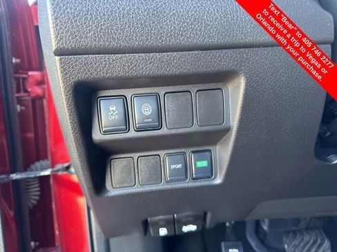 Used 2020 Nissan Rogue Sport S image 18