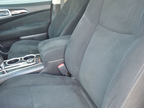 Used 2015 Nissan Pathfinder SV w/ Trailer Tow Package AWD/4WD image 12