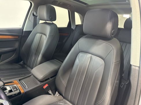 Used 2021 Audi Q5 2.0T Premium Plus w/ Premium Plus Package AWD/4WD image 36