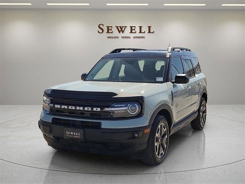 Used 2023 Ford Bronco Sport Outer Banks image 1