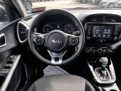 Used 2020 Kia Soul S FWD image 5