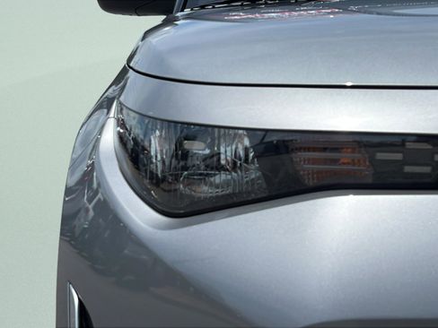 Certified 2025 Kia Soul LX w/ LX Technology Package FWD image 9
