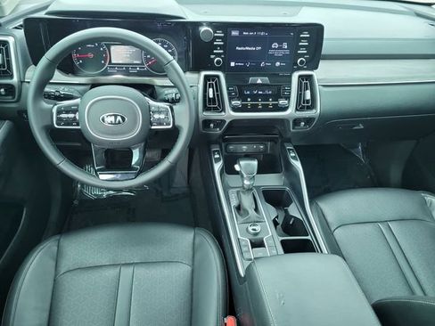 Used 2021 Kia Sorento EX FWD image 18