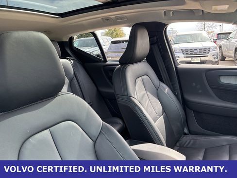 Certified 2025 Volvo XC40 B5 Core image 12