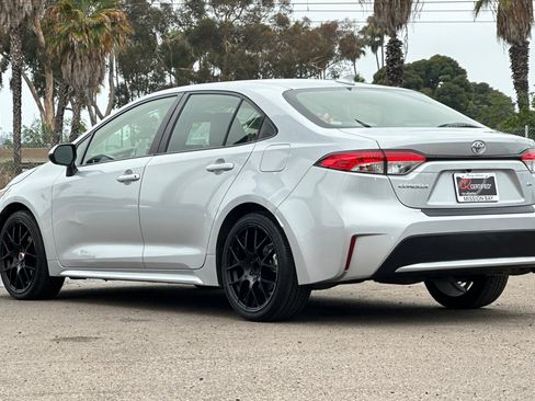 Used 2022 Toyota Corolla LE image 6