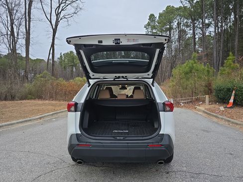 Used 2019 Toyota RAV4 XLE image 12