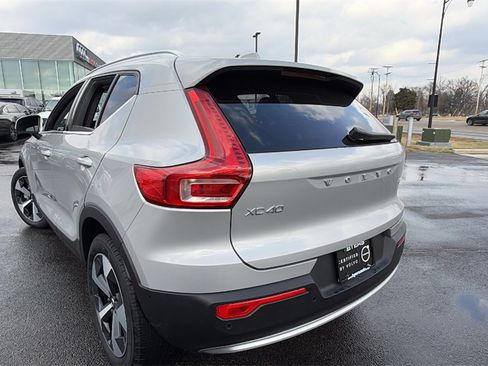 Certified 2025 Volvo XC40 B5 Plus image 4
