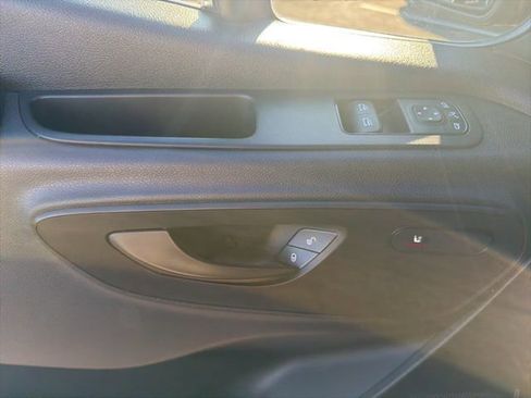 Used 2019 Mercedes-Benz Sprinter 2500 image 11