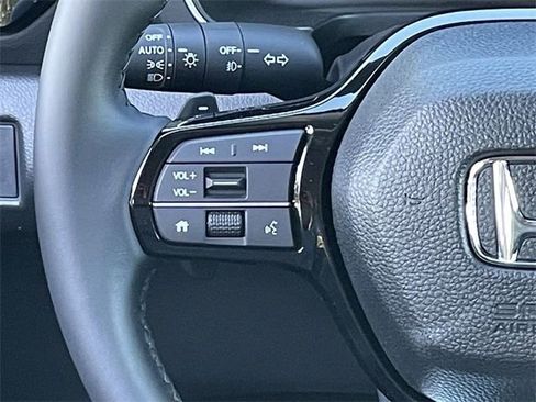 New 2025 Honda Pilot Touring image 12