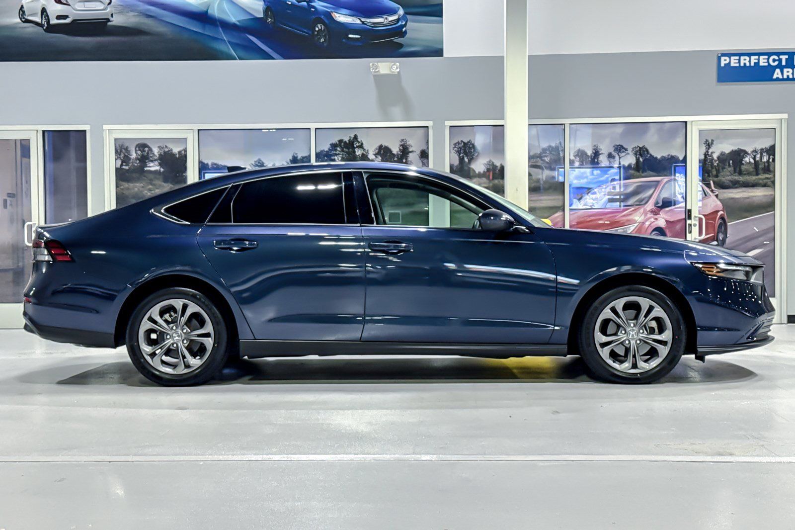 Used 2024 Honda Accord EX image 8