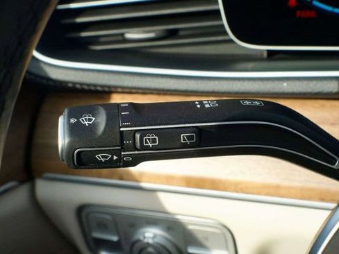 Used 2022 Mercedes-Benz GLS 450 4MATIC image 23