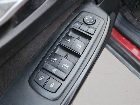 Used 2015 Jeep Cherokee Sport image 15