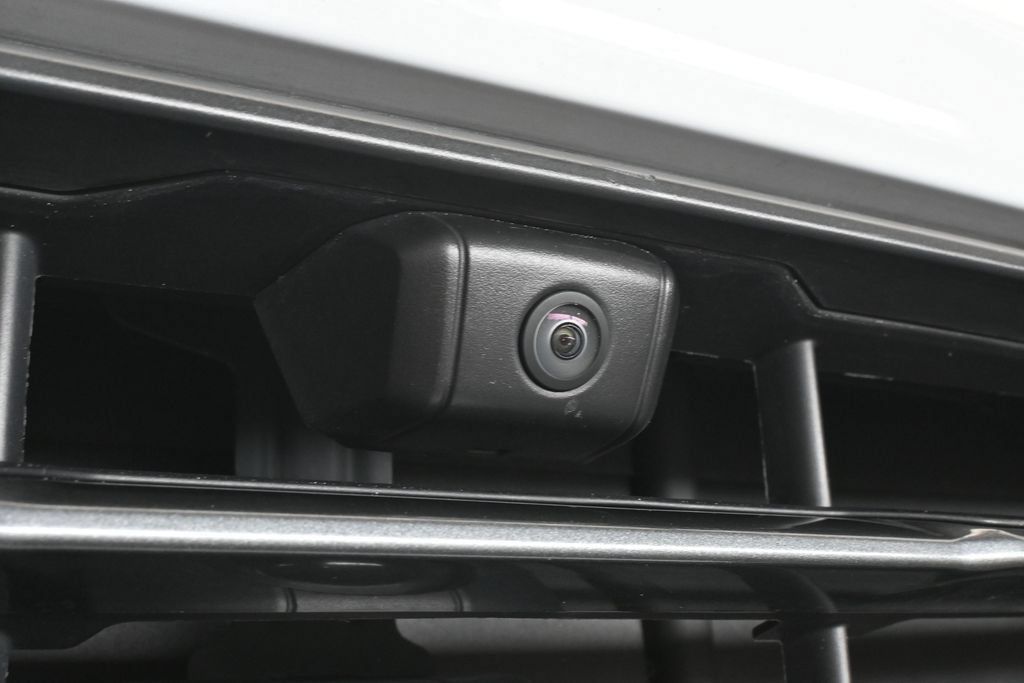 Used 2025 Porsche Cayenne AWD/4WD image 55