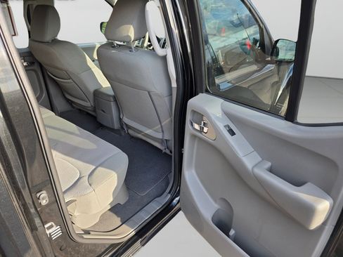 Used 2019 Nissan Frontier SV AWD/4WD image 25