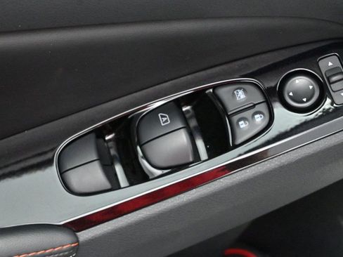 Used 2024 Nissan Altima 2.5 SR w/ SR Premium Package AWD/4WD image 11