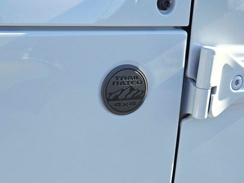 New 2026 Jeep Gladiator Sport AWD/4WD image 21