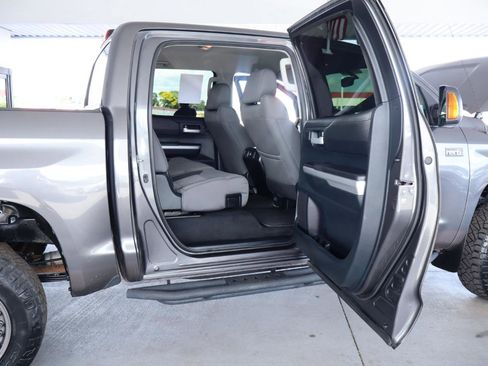 Used 2015 Toyota Tundra SR5 w/ SR5 Upgrade Package RWD image 34