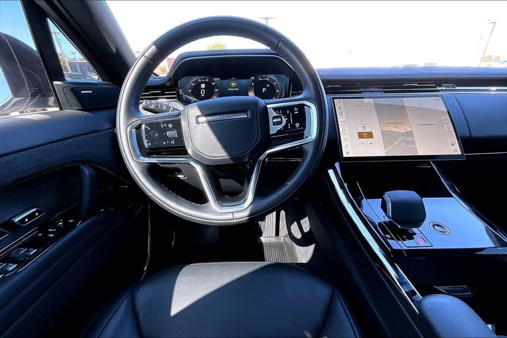 Used 2025 Land Rover Range Rover Sport SE AWD/4WD image 7