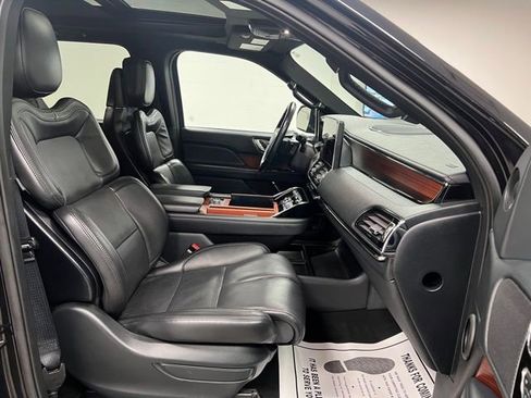 Used 2024 Lincoln Navigator Reserve image 61
