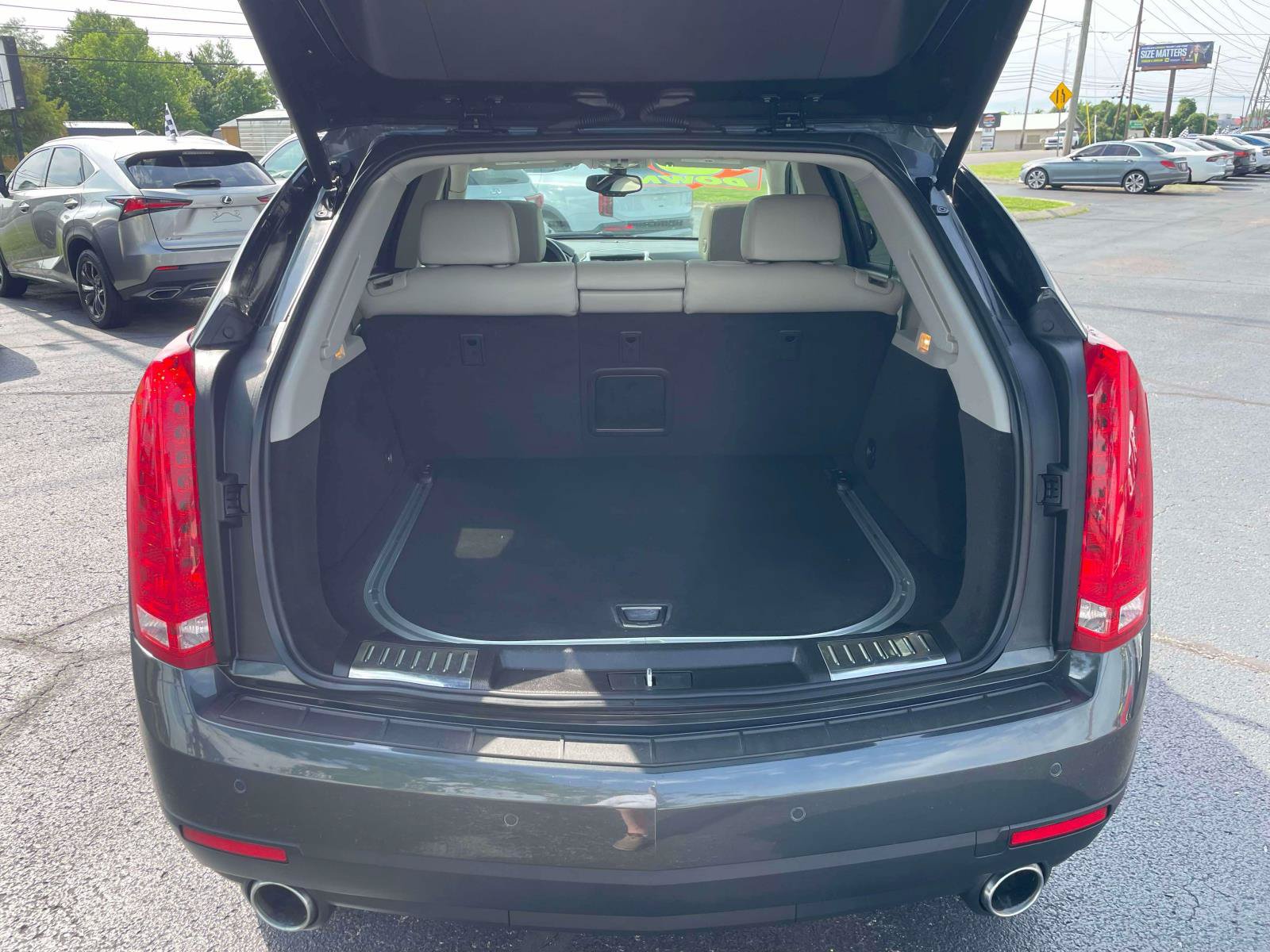 Used 2016 Cadillac SRX Luxury FWD image 6