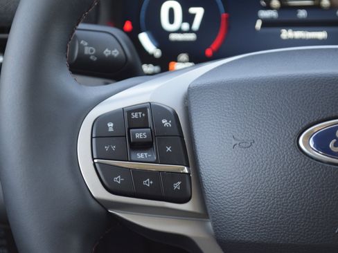 New 2026 Ford Explorer Active w/ Active Comfort Package image 9