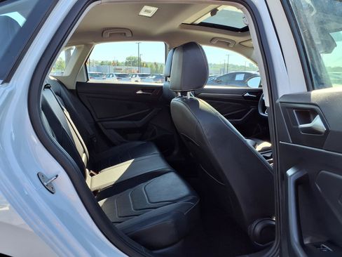 Used 2022 Volkswagen Jetta SEL FWD image 25