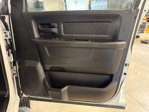 Used 2020 RAM 2500 Tradesman w/ Chrome Appearance Group AWD/4WD image 8