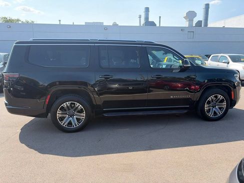 Certified 2024 Jeep Wagoneer L Series II w/ Flexible Seating Group AWD/4WD image 4