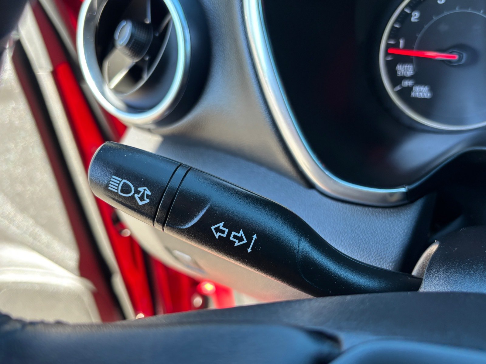 Used 2019 Chevrolet Blazer LT FWD image 24