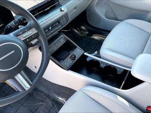 Used 2024 Hyundai Kona Limited image 17