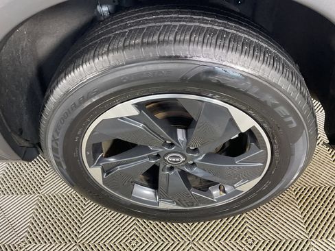 Used 2025 Nissan Rogue SV FWD image 6