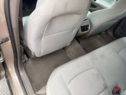 Used 2023 Chevrolet Malibu LT FWD image 17