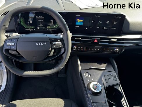 New 2026 Kia Sportage LX image 14