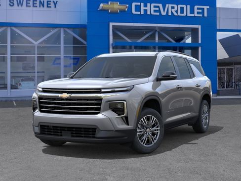 New 2026 Chevrolet Traverse LT w/ Driver Confidence Package FWD image 6
