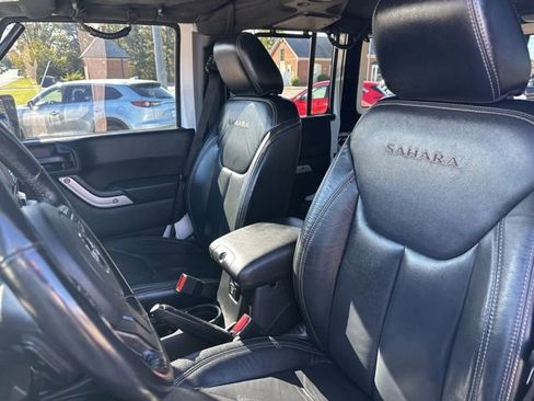 Used 2017 Jeep Wrangler Unlimited Sahara w/ Dual Top Group image 16