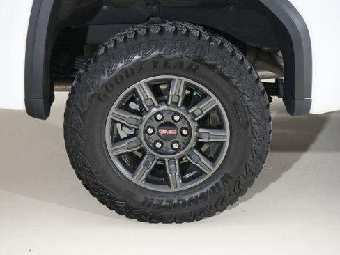 Used 2024 GMC Sierra 1500 AT4X image 42