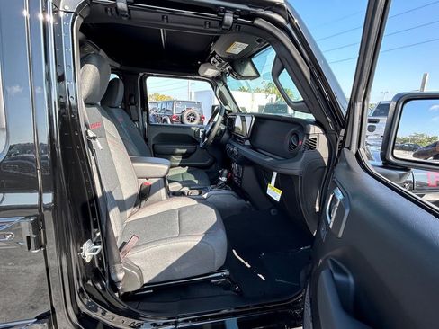 New 2024 Jeep Wrangler Unlimited Rubicon image 18