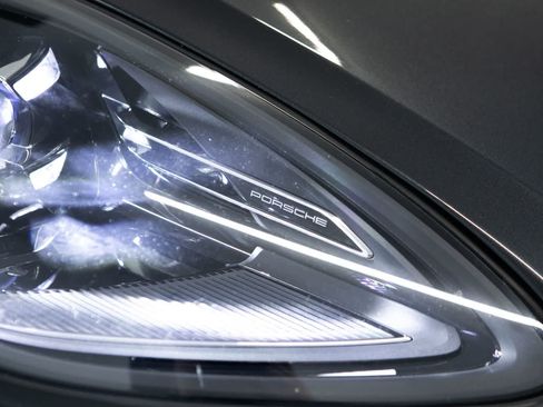 Certified 2023 Porsche Macan S AWD/4WD image 16