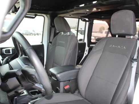 Used 2022 Jeep Wrangler Unlimited Sahara w/ Cold Weather Group AWD/4WD image 40